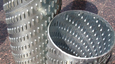 Galvanized-large-diameter-slotted-screen-pipe-for-shallow-wellls-3